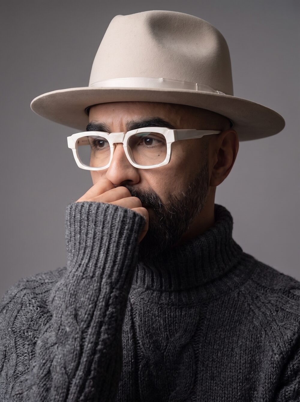 Mario Sandoval, cantante mexicano, retrato casual