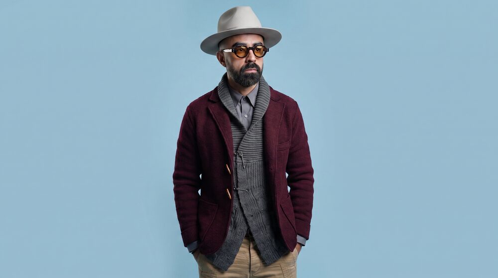 Mario Sandoval, cantante mexicano, retrato lifestyle